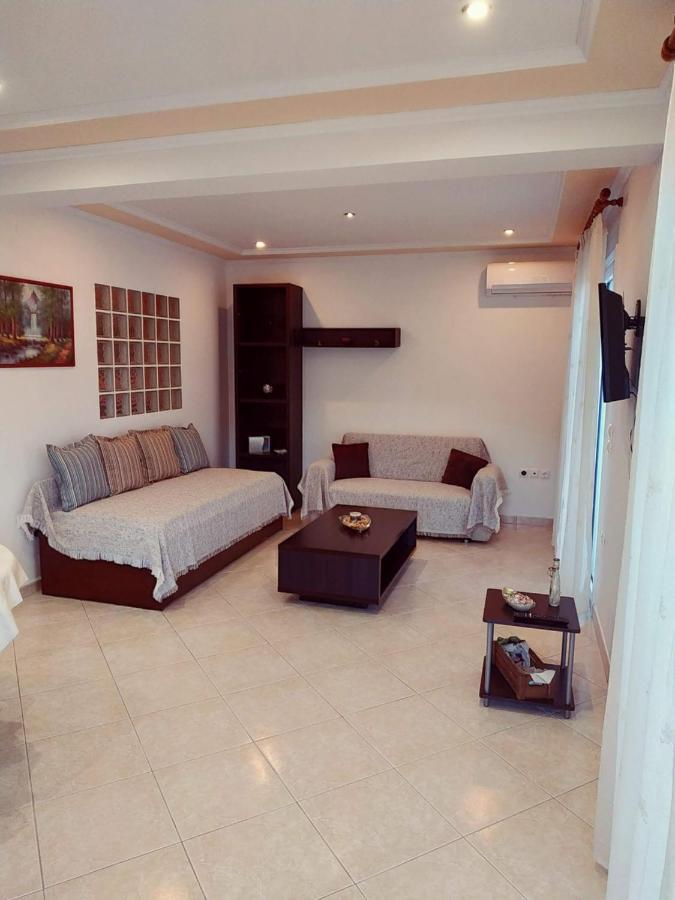Central Moudros Apartments Moudhros ภายนอก รูปภาพ